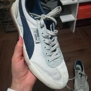 Unisex Puma gray suede sneakers